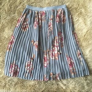 Floral pleated skirt